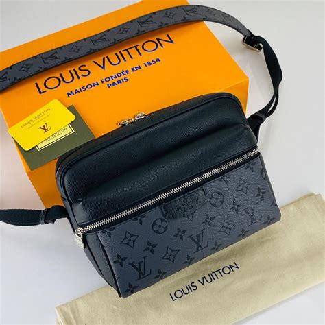 louis vuitton messenger çanta erkek çakma|Louis Vuitton Scottsdale.